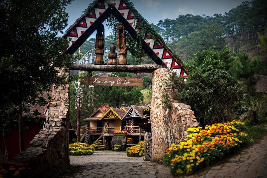 làng cù lần hoang sơ nép đẹp núi rừng